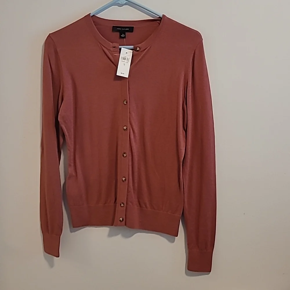 Sweater - Picture 1 of 3
